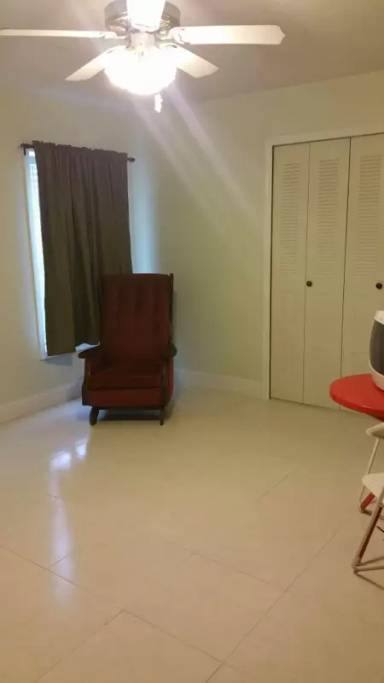 Main picture of 556 Minaret Ct