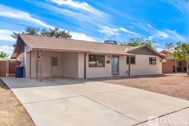 Main picture of 931 W Parkway Blvd