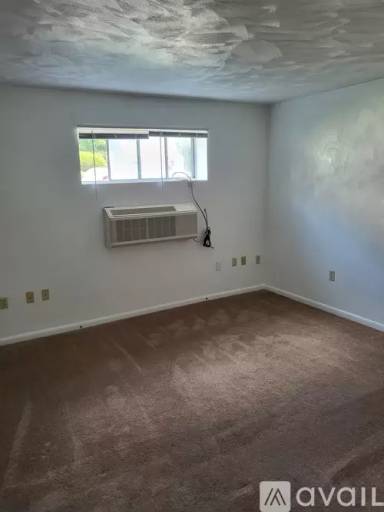 Main picture of 900 Park Ave