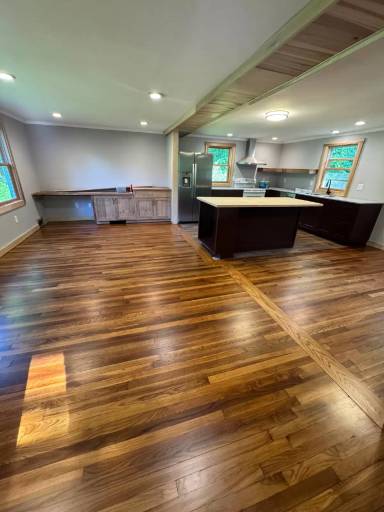 Main picture of 55 Park Ln E