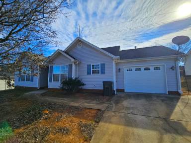 Main picture of 405 Juniper Leaf Way