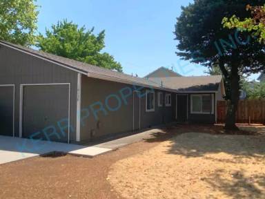 Main picture of 16136 SE Main St