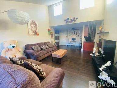 Main picture of 3300 Wolcott Cmn