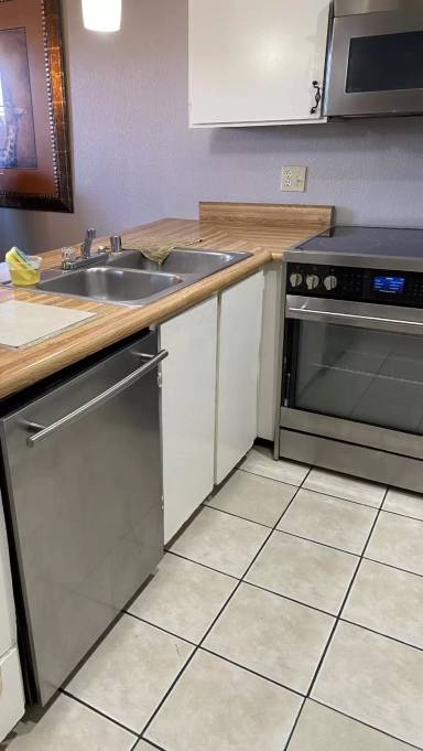 Main picture of 1308 Kari Lee Ct
