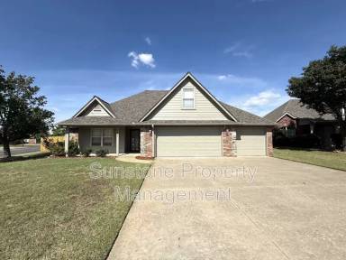 Main picture of 10201 E 100th Pl N