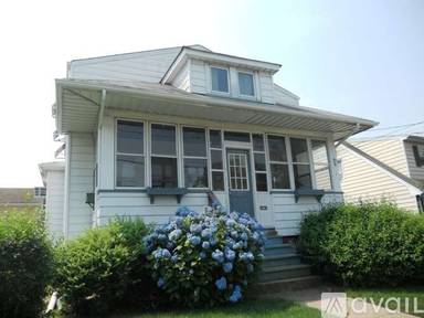 Main picture of 350 Rea Ave