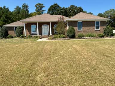 Main picture of 210 Heather Glen Dr