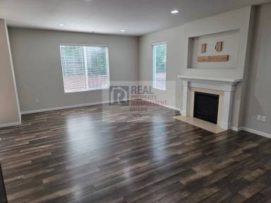 Main picture of 3966 Campus Willows Loop NE