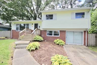 Main picture of 3821 Lampl Ave