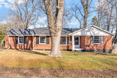 Main picture of 54 Hillsboro Rd