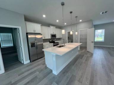 Main picture of 21304 Hawthorne Ave