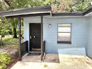 Main picture of 1045 Glencarin St