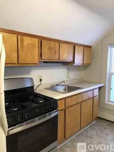 Main picture of 320 12th St NW