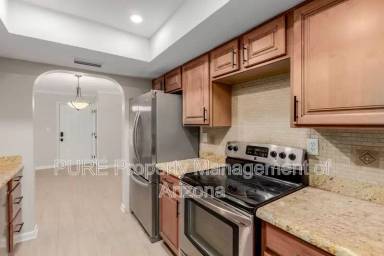 Main picture of 10444 N 69th St