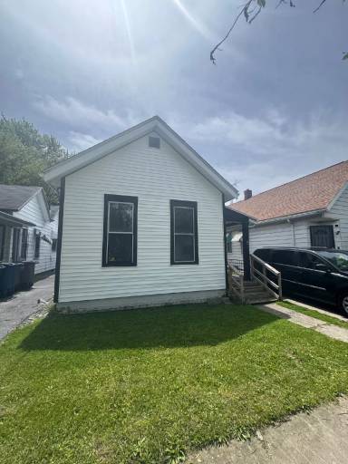 Main picture of 124 Everett St