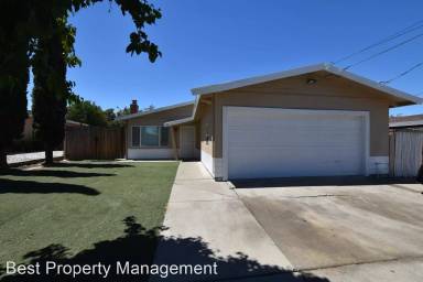 Main picture of 45 Lakeview Dr