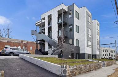 Main picture of 1201 Perry St NE