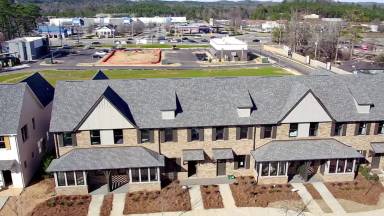 Main picture of 1010 Windsor Dr