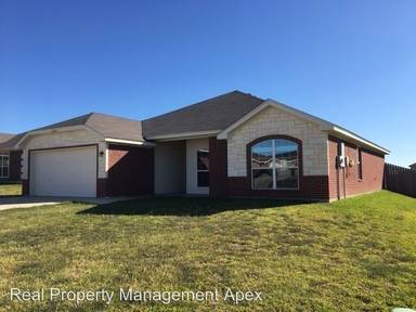 Main picture of 2800 Tara Dr
