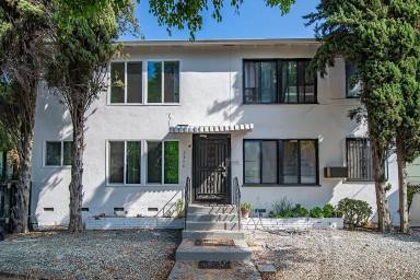 Main picture of 2616 Glendale Blvd