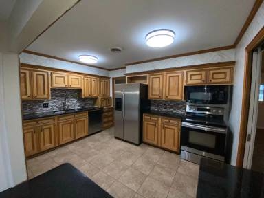 Main picture of 30 Clare Dr