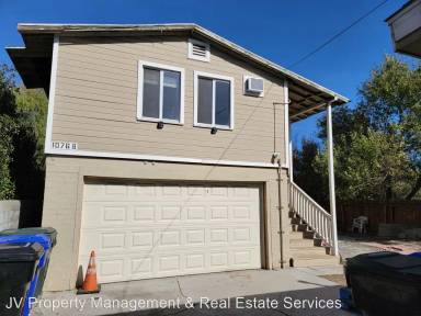 Main picture of 1076 W 7th St