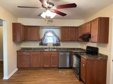 Main picture of 131 Balsam Rd