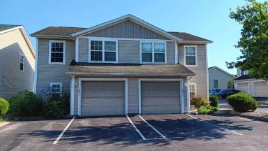 Main picture of 2871 S Walnut Street Pike