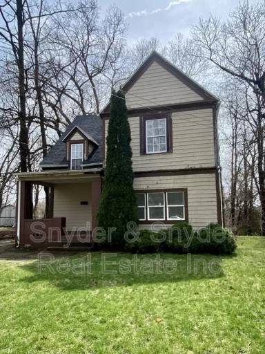Main picture of 390 Doyle St