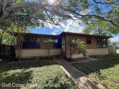 Main picture of 637 Pennington Dr