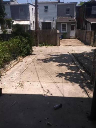 Main picture of 1739 N Dallas St