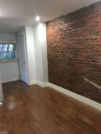 Main picture of 847 Bushwick Ave
