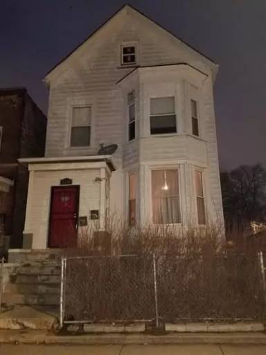 Main picture of 1226 E 72nd St