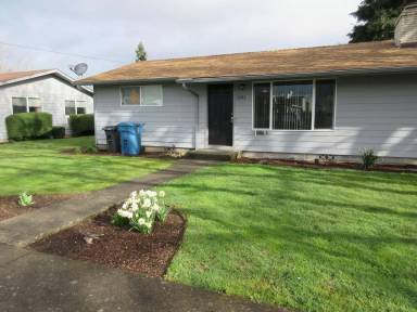 Main picture of 2293 Hoyt St SE