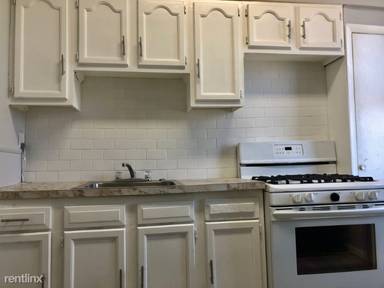 Main picture of 25 E 17th St