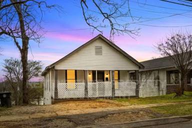 Main picture of 1563 Martin Ave