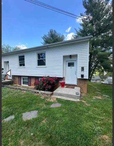 Main picture of 524 Jefferson Ave