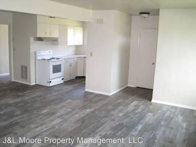 Main picture of 102 Elm St
