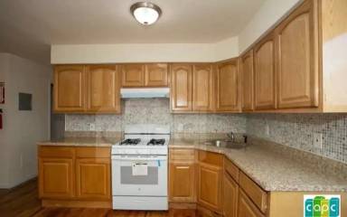 Main picture of 1049 Colyer St