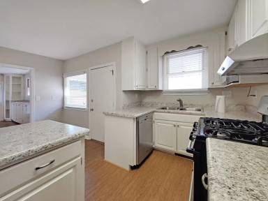 Main picture of 504 University Rdg