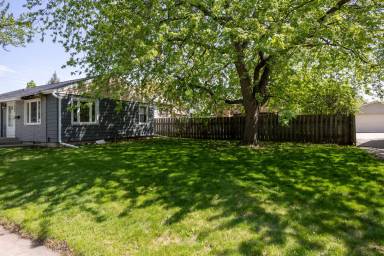 Main picture of 243 Edgewater Dr