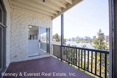 Main picture of 487 Merritt Ave