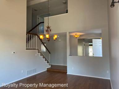 Main picture of 771 Lori Ln