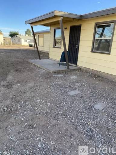 Main picture of 690 E Lake Dr
