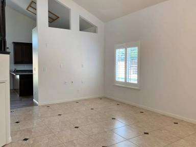 Main picture of 1060 Hemlock Ct