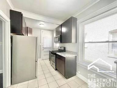 Main picture of 2200 W Rosemont Ave