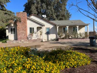 Main picture of 9286 S Elm Ave