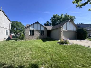 Main picture of 173 Algansee Dr