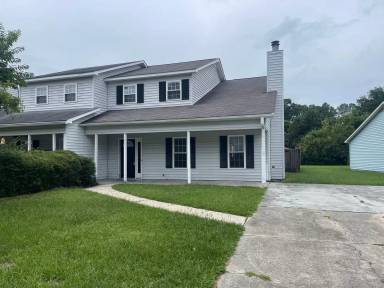 Main picture of 713 Pinewood Dr