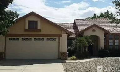 Main picture of 824 Lois Ln